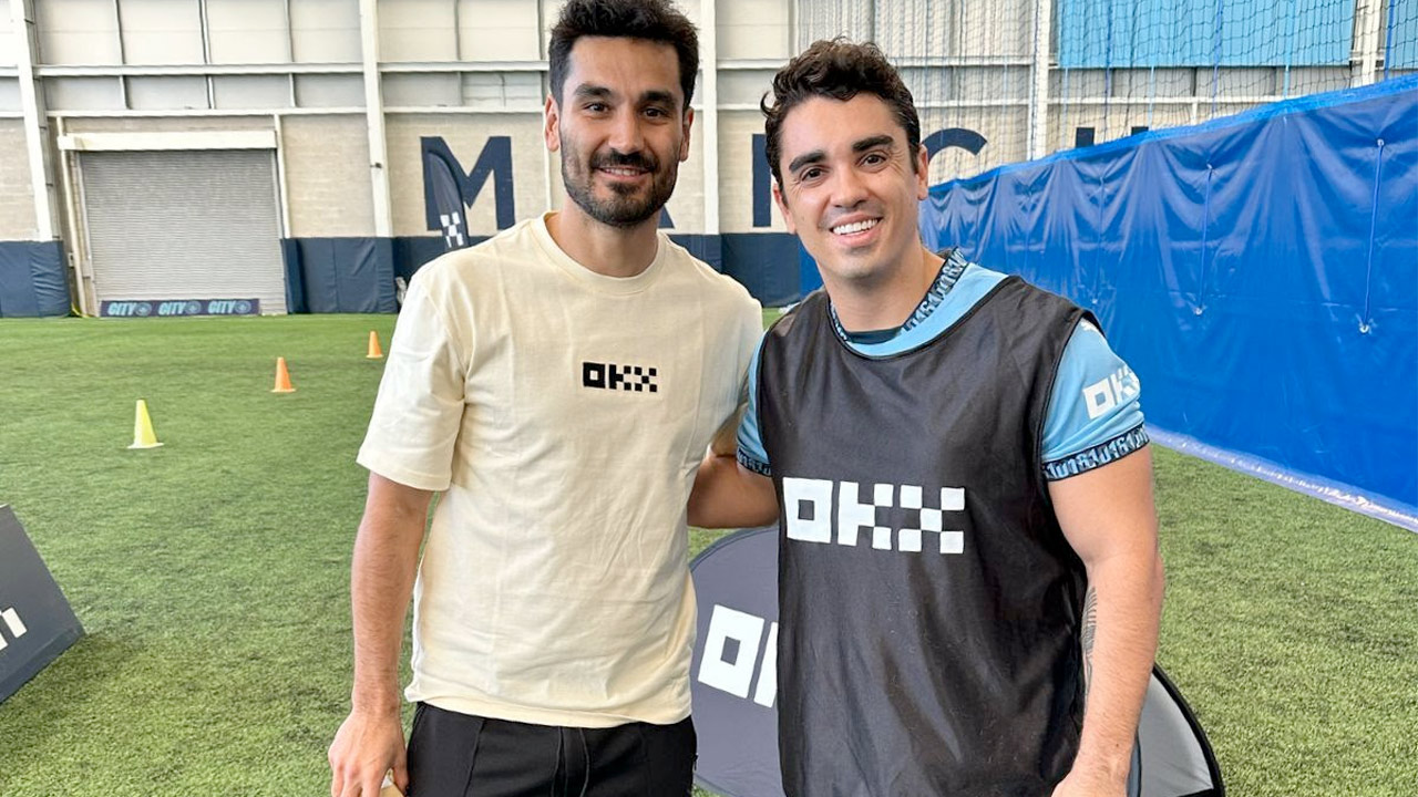 OKX em parceria com o Manchester City.